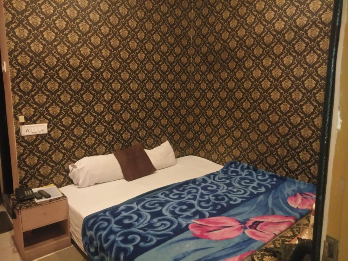 Ds Residency Varanasi-prime Location-parking Homestay Varanasi